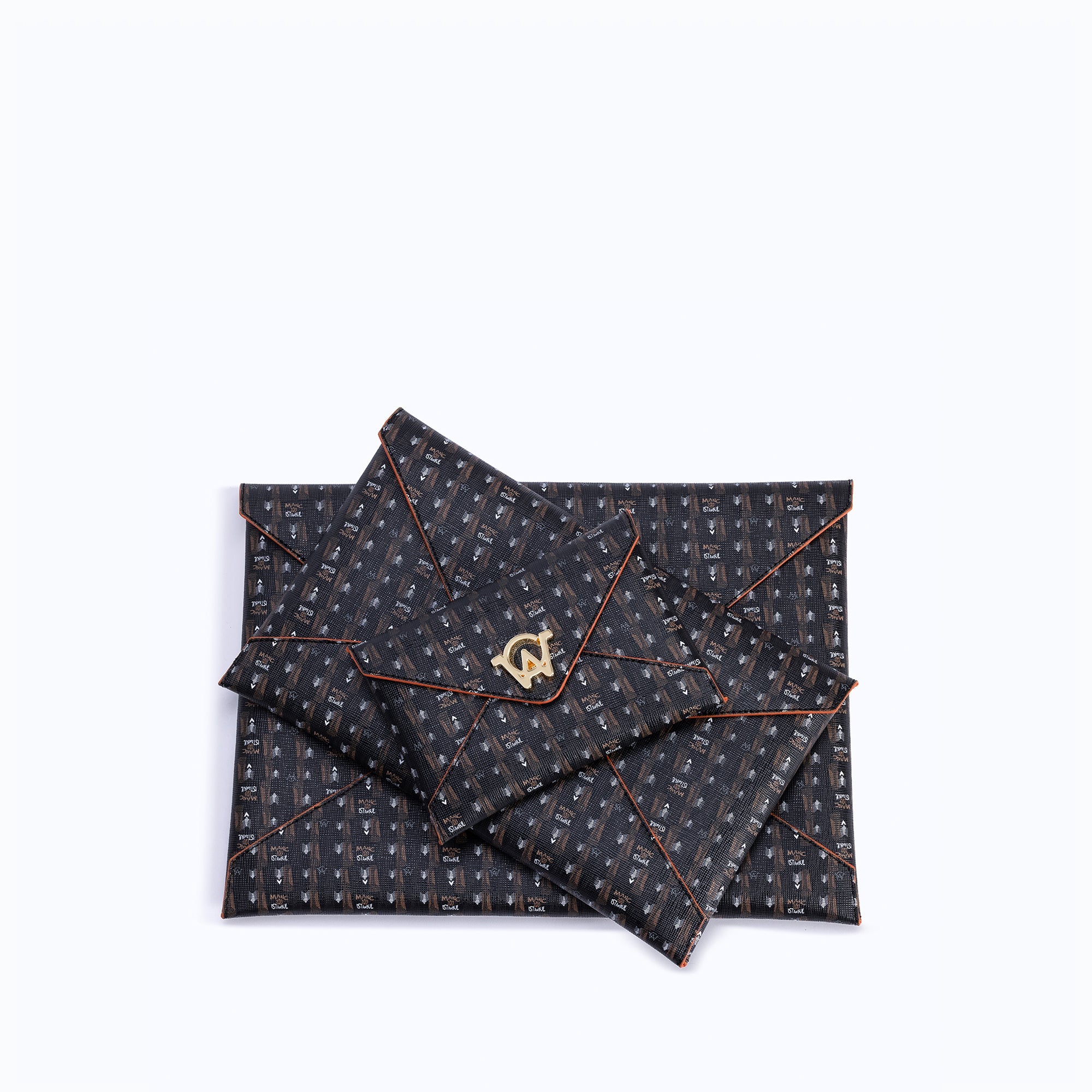 MONOGRAM CLUTCH - BROWN BLACK